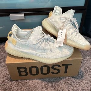 Yeezy Boost 350 V2 Light